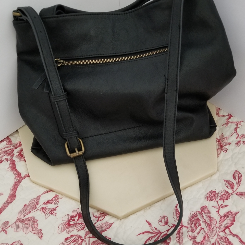 Elegant Black Shoulder Bag